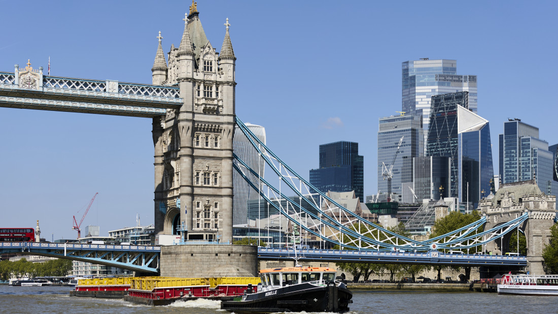 Cory_Barge_260796_HR.jpg